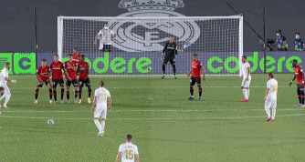 二人都是脖子以下世界级，巴神问题不在脖子以上，内马尔问题脖子上、下都有