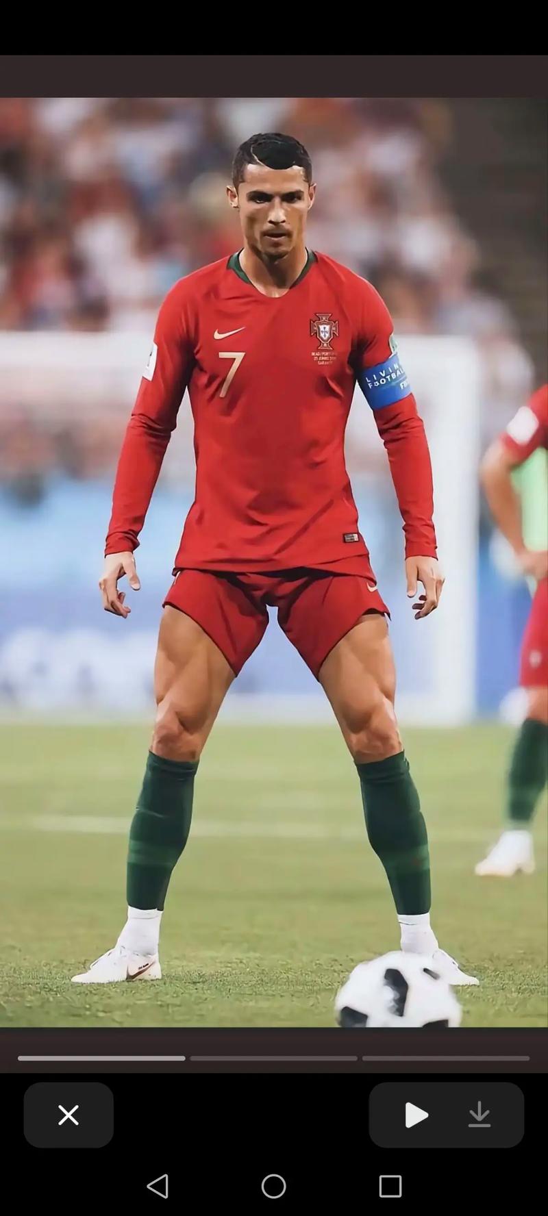 球队集体围着他庆祝太治愈